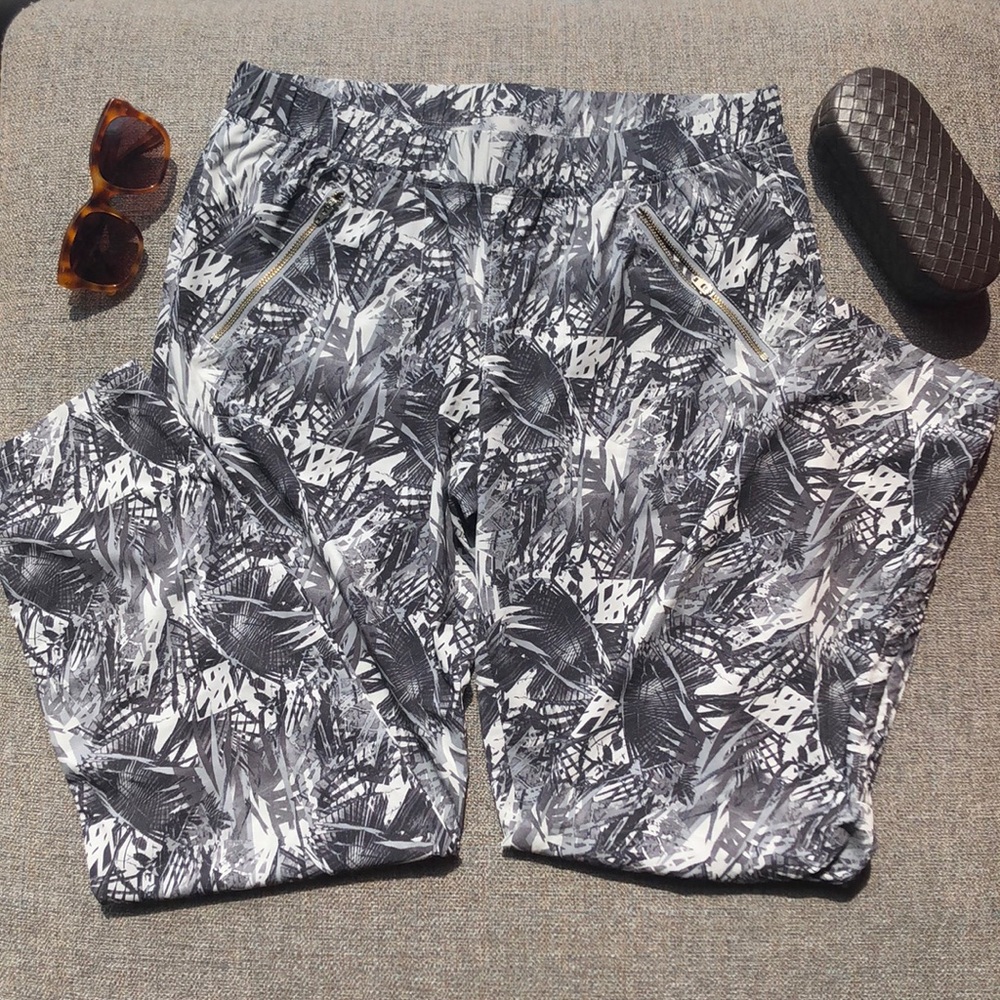 Athleta Black and White Jungle Print Pants